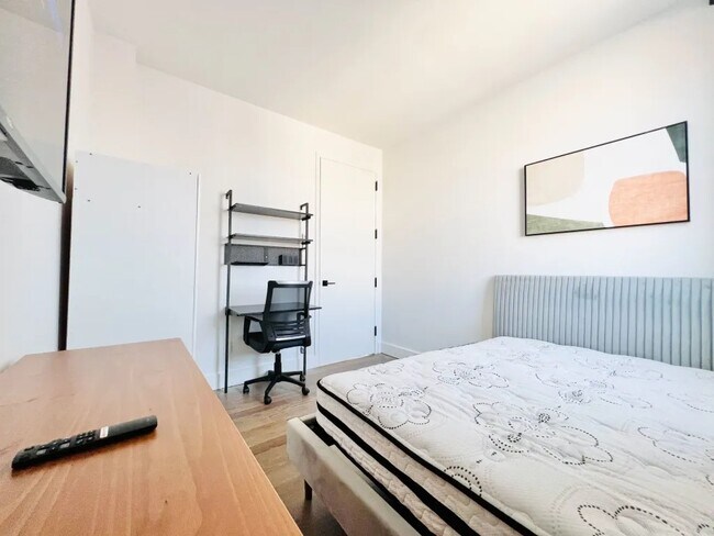 Photo - Furnished room/NOT APARTMENT Unit 7A