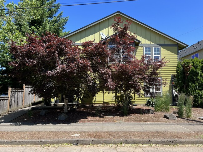 Front view - 8119 N Syracuse St Townhome