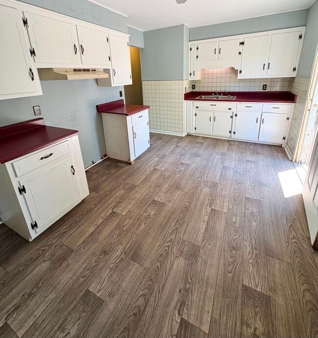 218 Eastview Dr