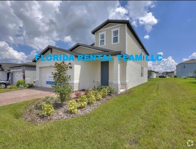 Building Photo - 4/2.5 with fenced yard Rental
