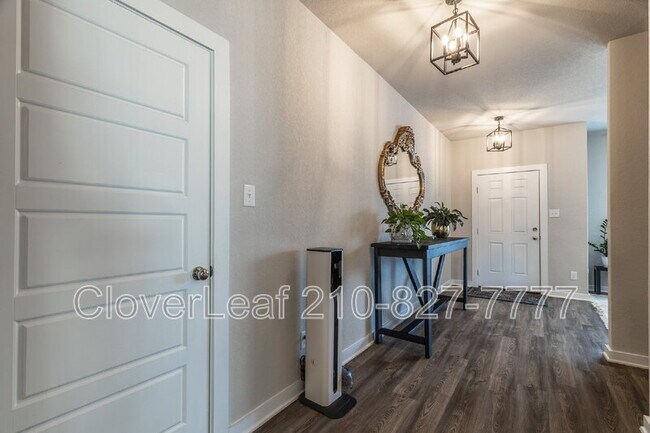 Photo - 709 Stonemanor Bay