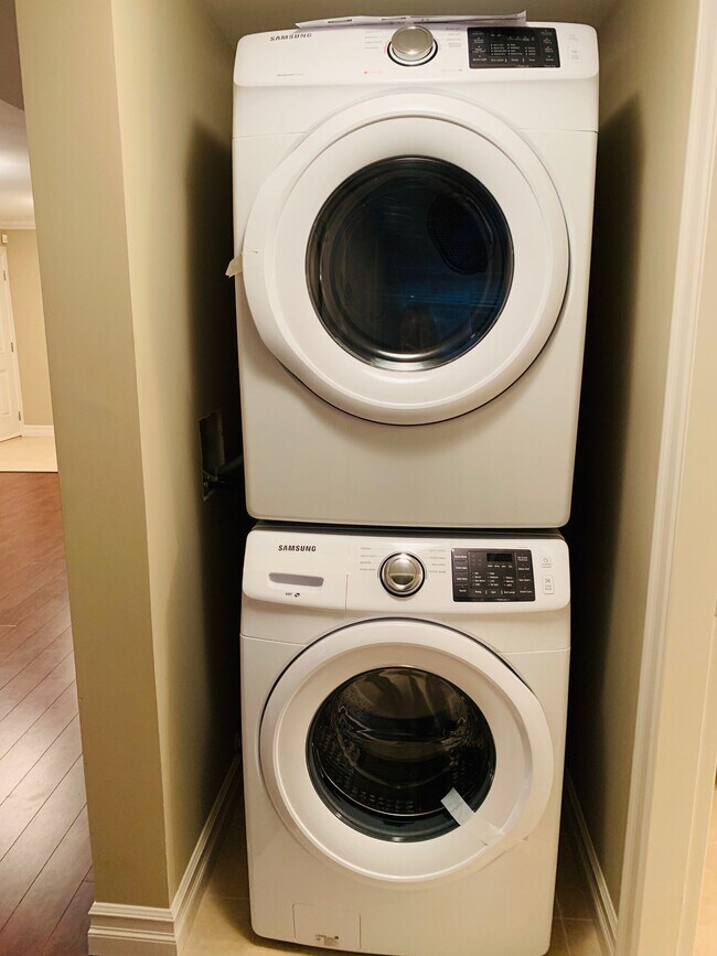 Photo - 1420 King Albert Ave