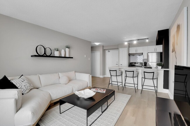 Building Photo - Aspen Towers