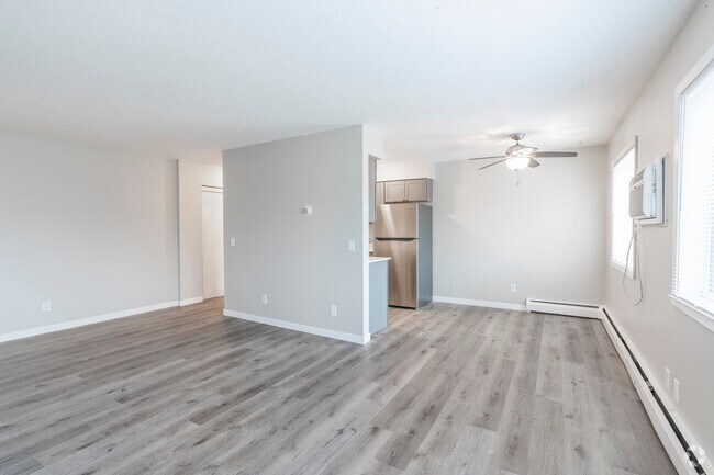 Douglas Drive Terrace - Living 1BR, 1BA - 750SF - Living