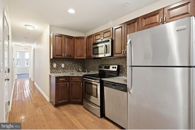 Building Photo - 2238 N Park Ave Unit B