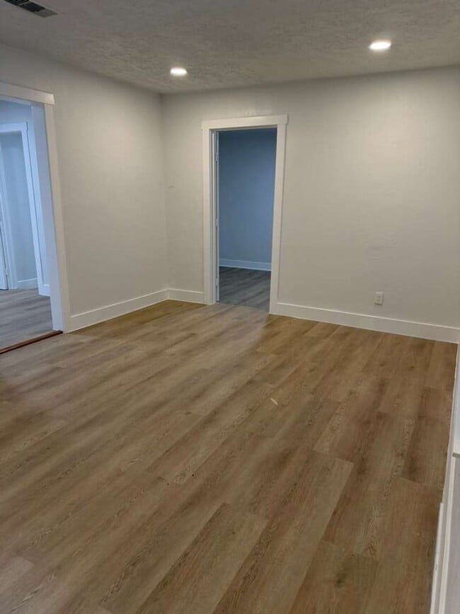 Photo - BEAUTIFUL HOME IN HOUSTON. MOVE IN READY!.