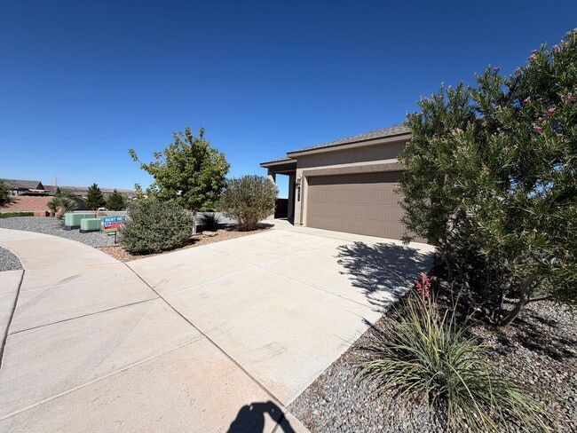 Photo - 4875 Mount Salas St NE