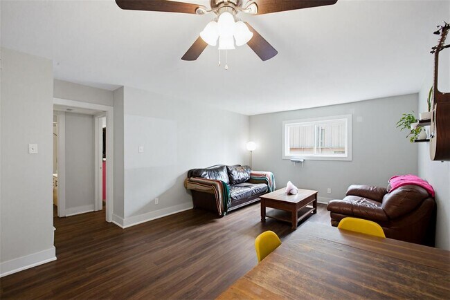 Photo - 3815 Guadalupe St Unidad 208