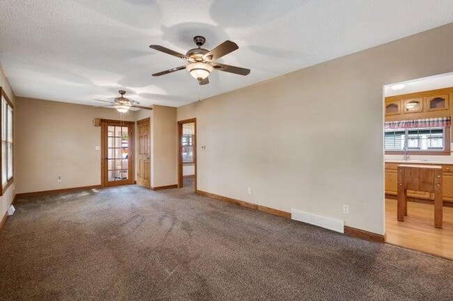 Photo - 110 3rd Ave N