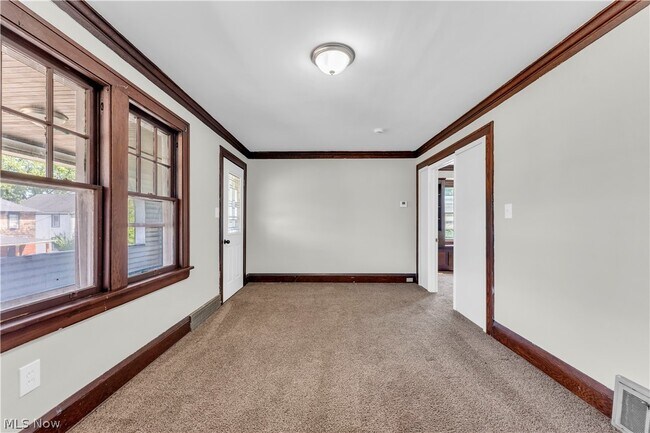 Photo - 3554 E 113th St Unidad 2/UP