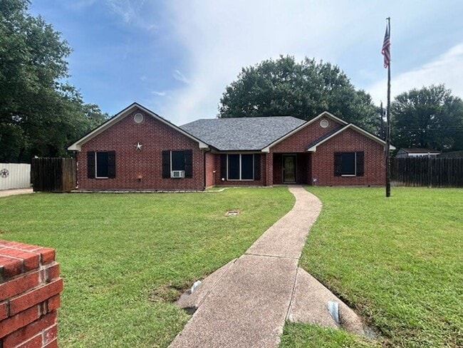 Building Photo - Updated Country Living Rental