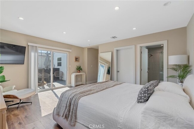 Photo - 8034 Airlane Ave