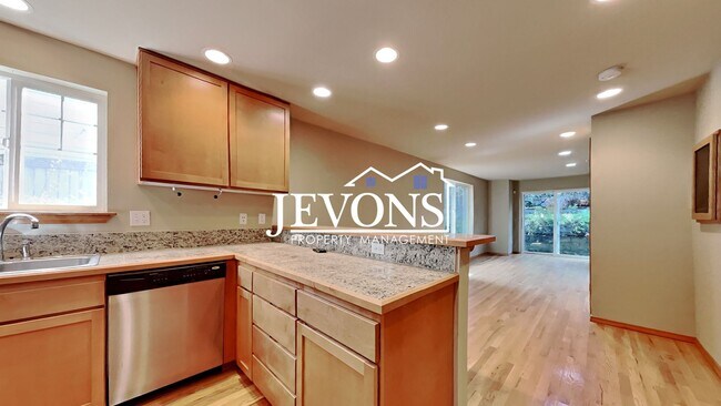 Photo - Charming two-story condo with two master suites - Pet Friendly!