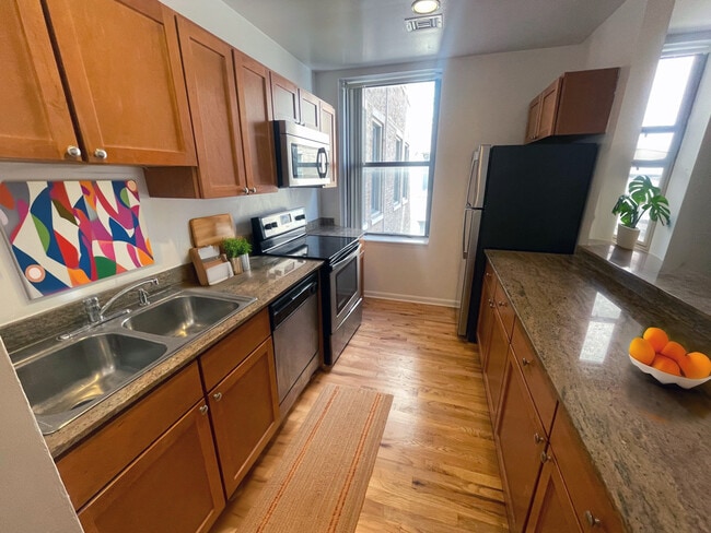 Photo - 4601 N Sheridan Rd