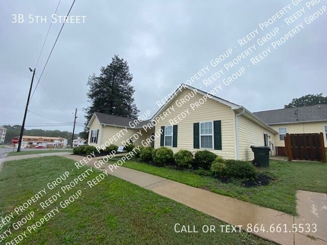 Building Photo - 3 5th St