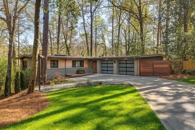 Photo - 1921 Walthall Dr NW