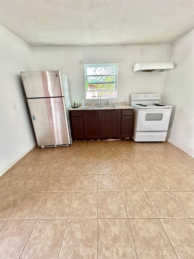 Photo - 116 Soledad Loop Unidad rear