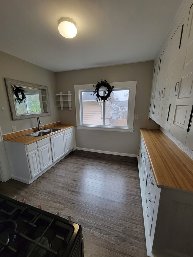 Photo - 915 2nd St Unidad #2