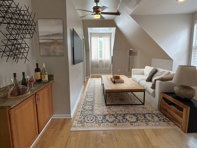 Photo - 5931 Walnut St Unit 301