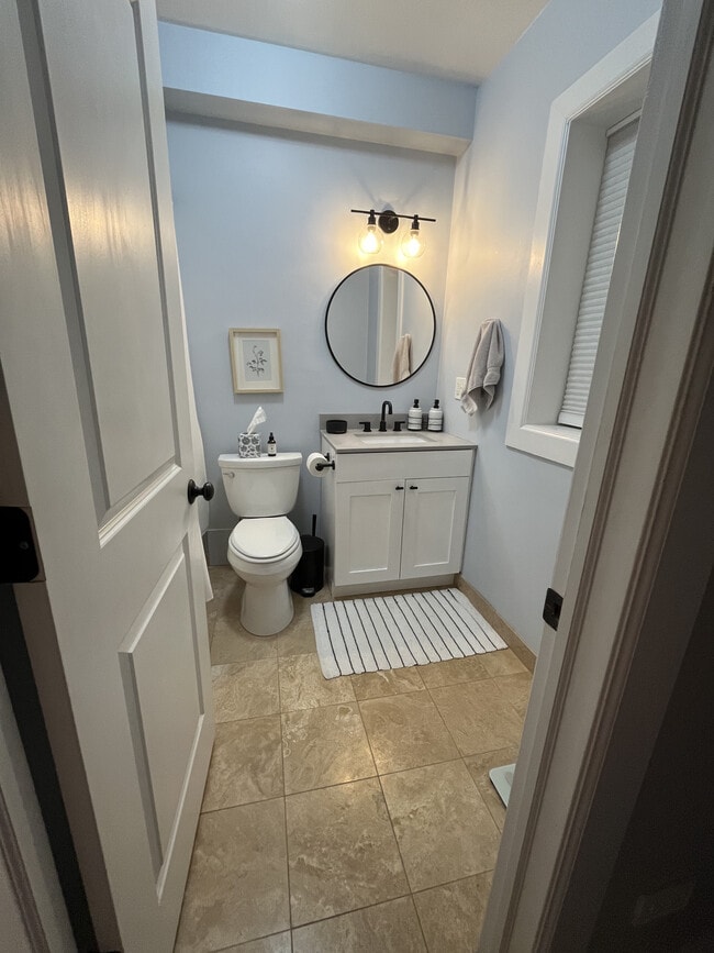 Photo - 4901 N Leavitt St Unit 1B