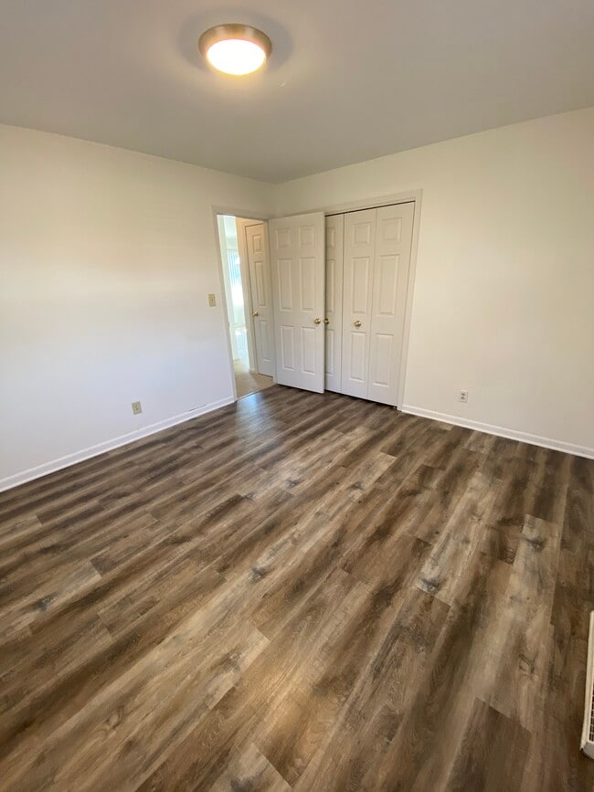 Primary Bedroom - 11722 Mill Street
