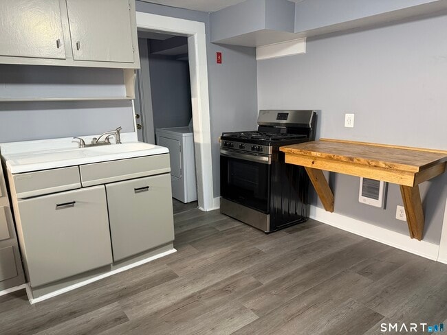 Photo - 106 Rockwell St Unit 1