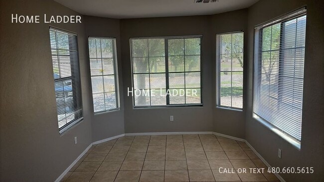 Photo - 10805 W Wilshire Dr
