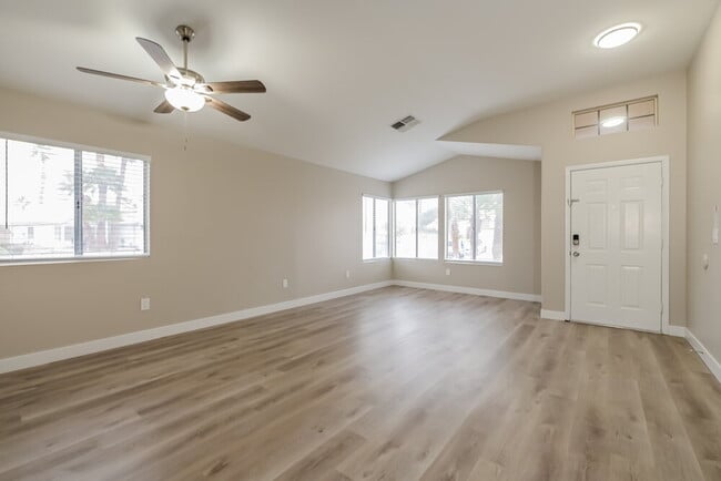 Photo - 4421 La Lima Ct