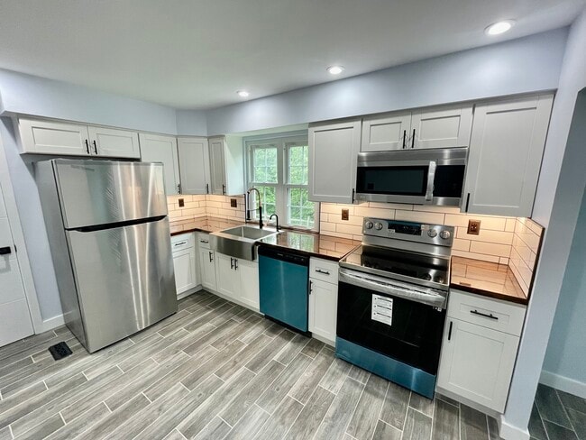 Photo - 1616 Windsor Ct
