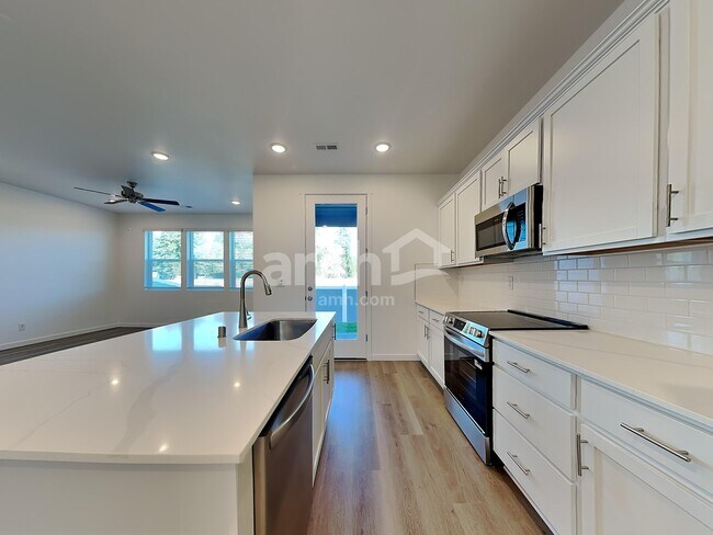 Photo - 5118 Turnstone St SE