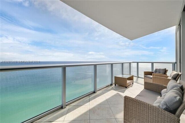Building Photo - 17001 Collins Ave Unit 17001 Collins Ave appt 3002