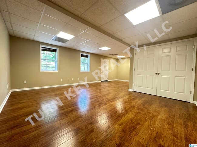 110 Clay Dr