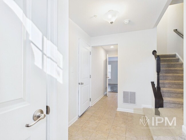 Photo - Beautiful 4 Bedroom, 2.5 Bath Townhome in Regents Glen!
