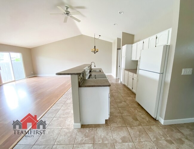 Photo - 1256 Crown Ct