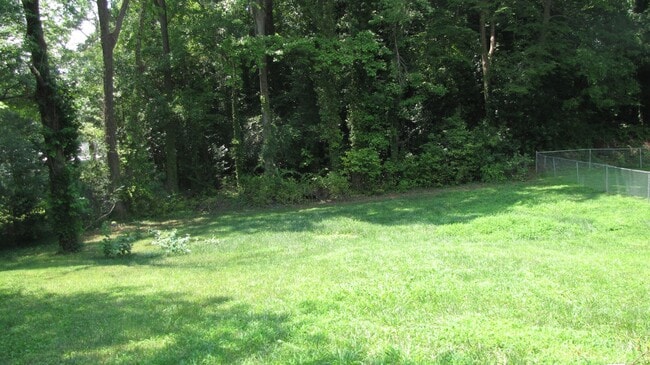Photo - Charming 3 Bedroom, 1 Bathroom Home