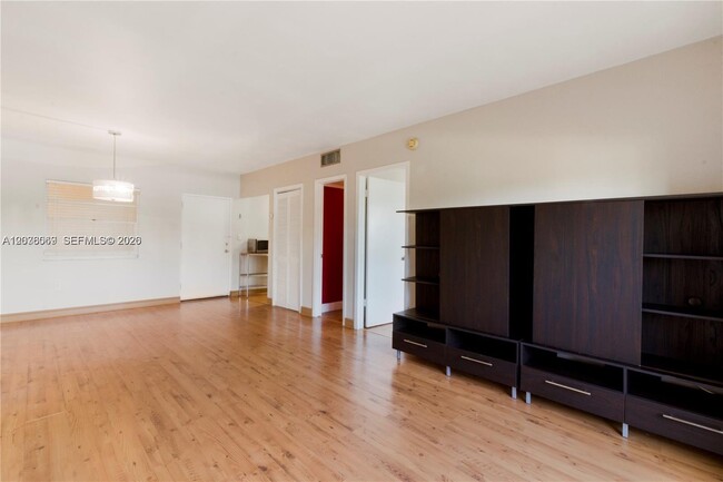Photo - 1955 NE 135th St Unit 308