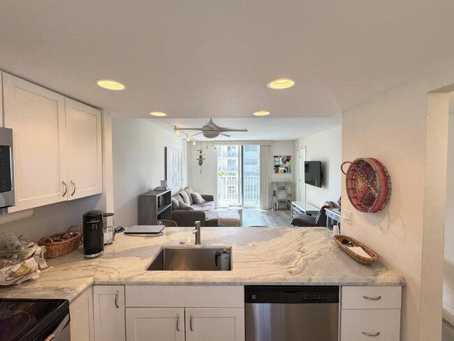 Photo - 2929 S Ocean Blvd Unidad 4130