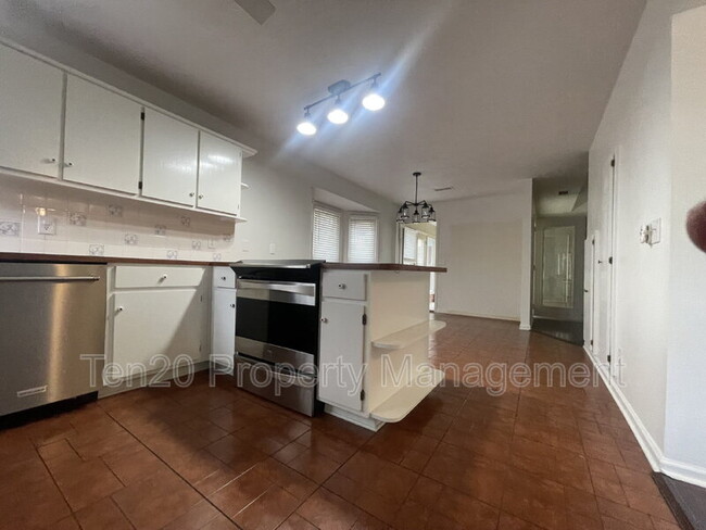 Photo - 113 Maplebrook Ct