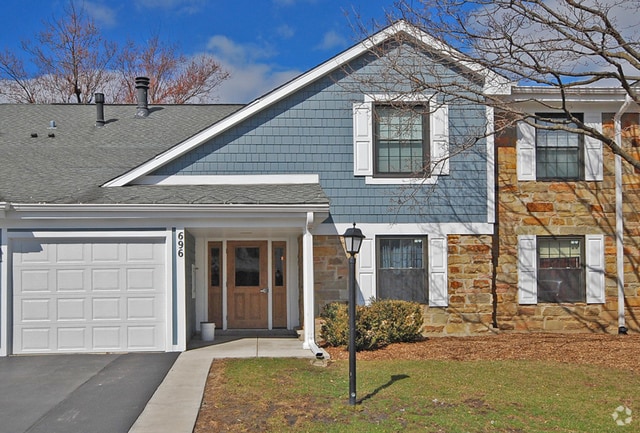 Building Photo - 696 Oakmont Ln Unit B2 Rental