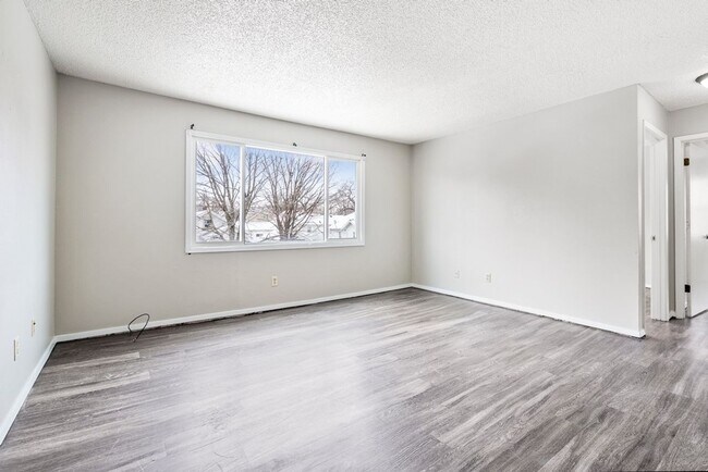 Leavitt Park Apartments - Waterloo, IA
