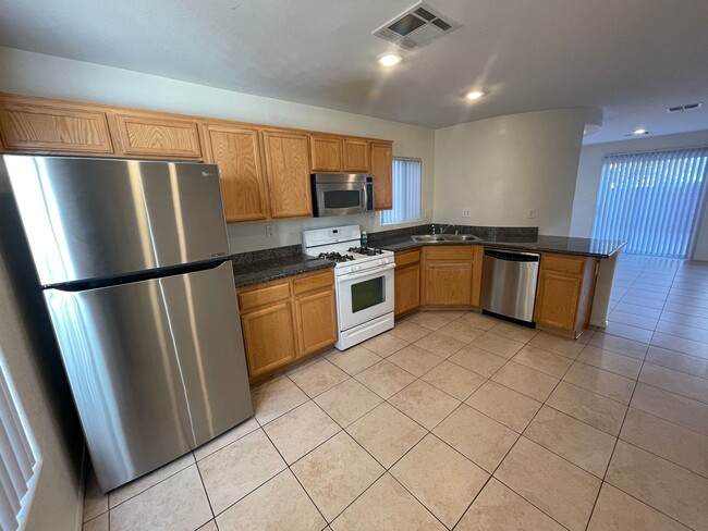 Photo - 5038 W Desert Dandelion Ct