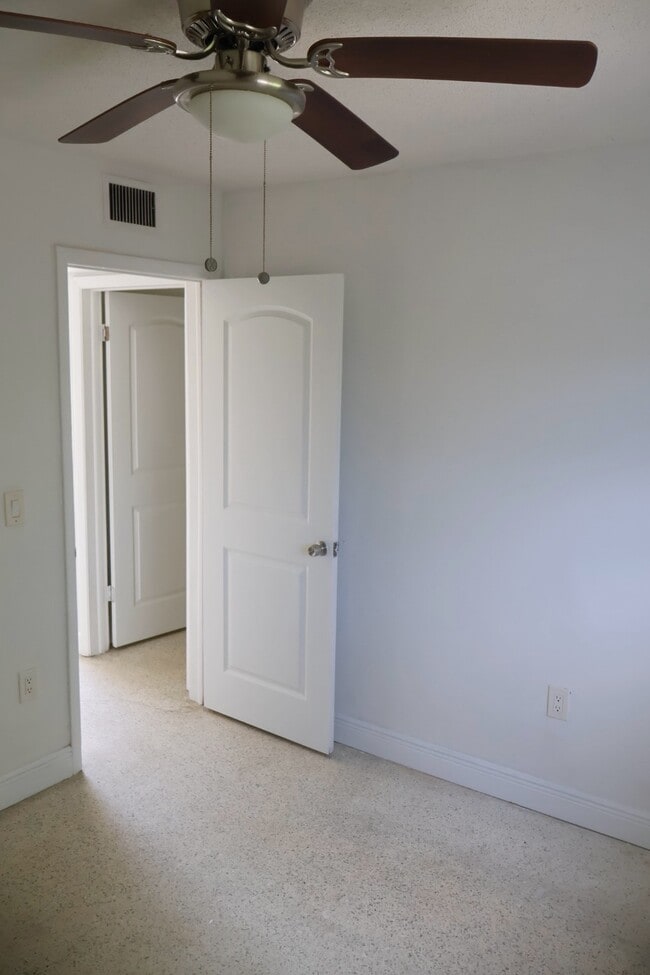 Photo - 528 SW 6th St