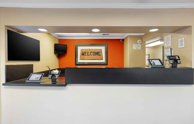 Furnished Studio-San Diego - Fashion Valley