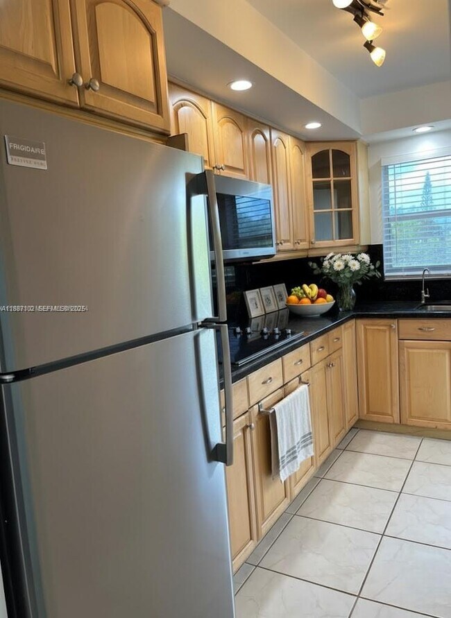 Photo - 1425 Arthur St Unit 403A