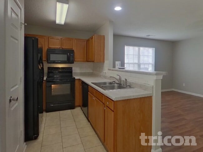 Photo - 6417 Sunman Rd