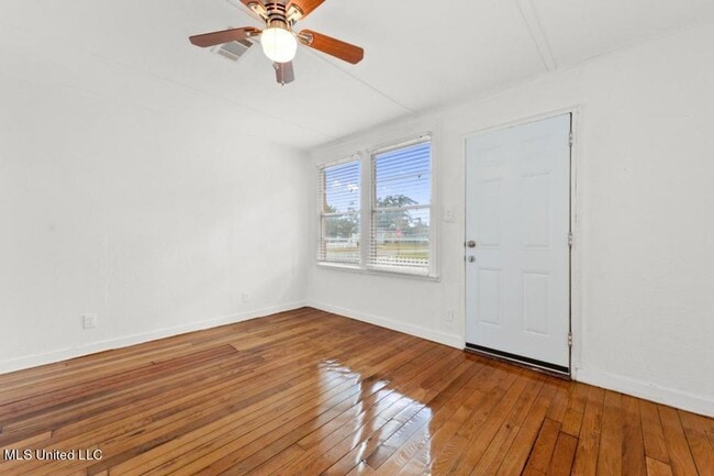 Photo - Charming Updated Cottage in Old Biloxi!