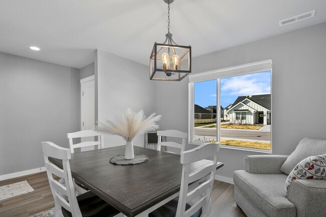 Photo - Lovely Meridian Home