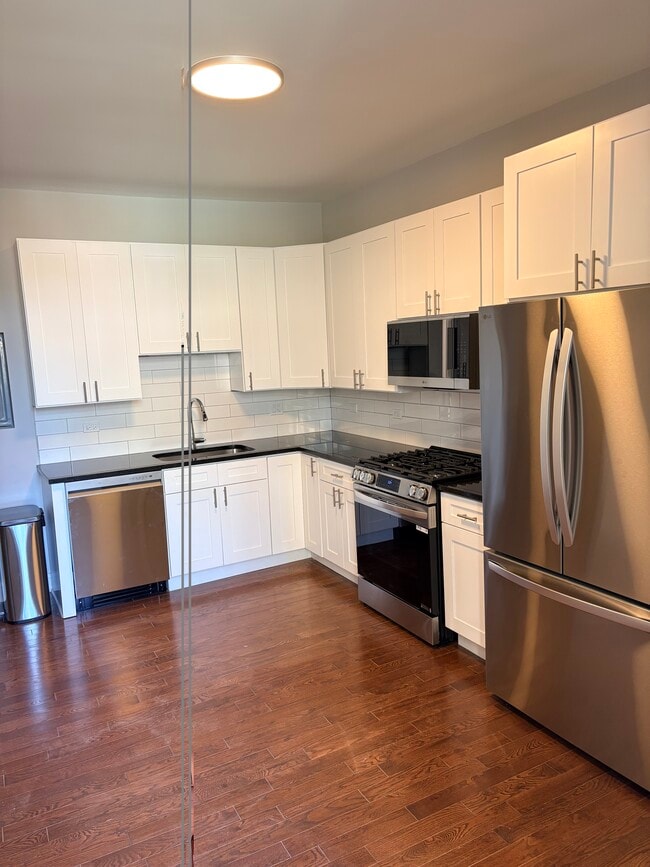 Building Photo - 4619 N Broadway St Unit 2