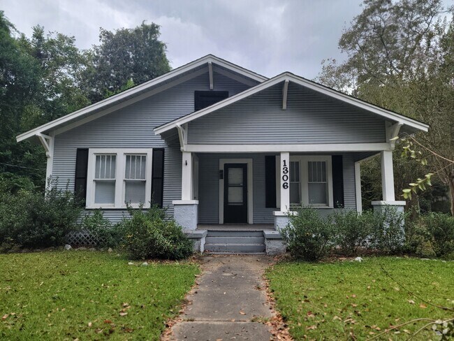 Building Photo - 1306 Main St Rental