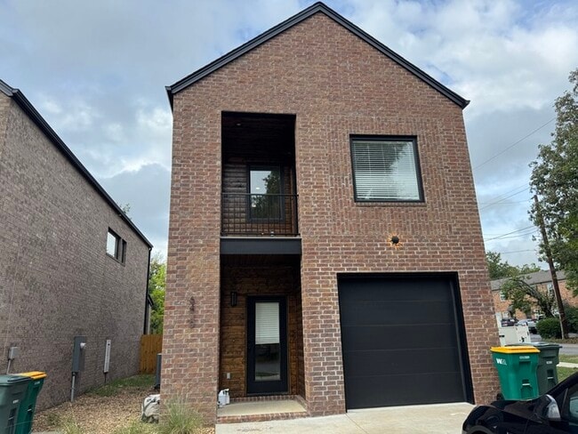 Building Photo - Newer 3 bedroom 2.5 bathroom townhome in H...